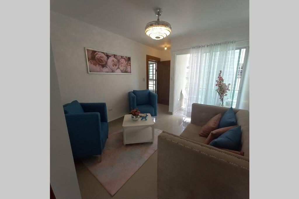 Confortable Apartamento De 3 Tres Habitaciones, Con Hermosa Vista De Area Verde, Ademas De Piscinas Y Juegos Infantiles En Area Recreativa サンティアゴ・デ・ロス・カバリェロス エクステリア 写真