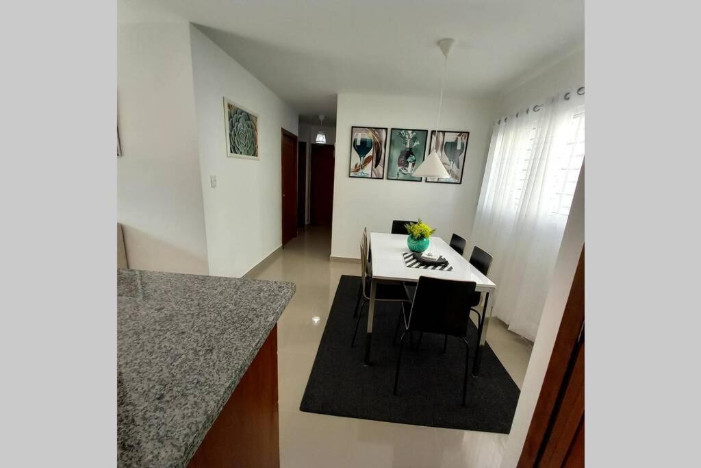 Confortable Apartamento De 3 Tres Habitaciones, Con Hermosa Vista De Area Verde, Ademas De Piscinas Y Juegos Infantiles En Area Recreativa サンティアゴ・デ・ロス・カバリェロス エクステリア 写真