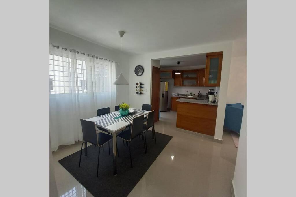 Confortable Apartamento De 3 Tres Habitaciones, Con Hermosa Vista De Area Verde, Ademas De Piscinas Y Juegos Infantiles En Area Recreativa サンティアゴ・デ・ロス・カバリェロス エクステリア 写真